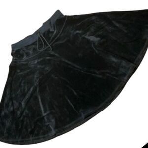 Lilly Pulitzer Black Velour Full Knee Length Swing Skirt Womens Size Small Retro